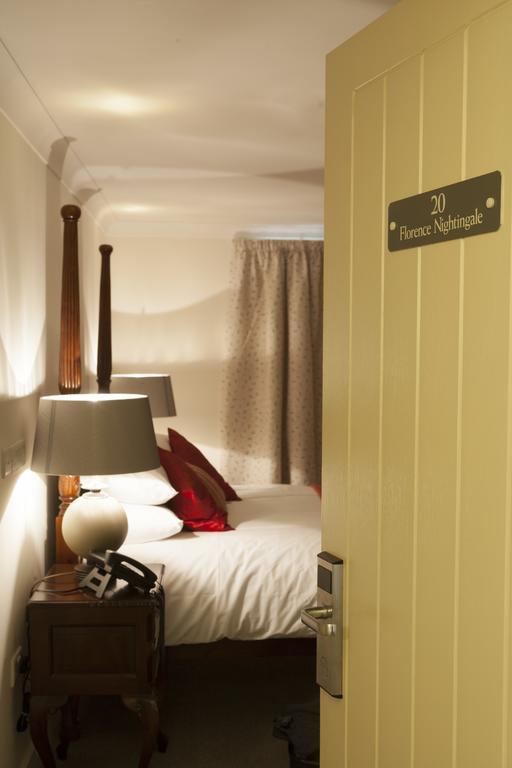 The Bishops Table Hotel Farnham  Eksteriør billede