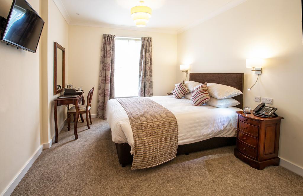 The Bishops Table Hotel Farnham  Eksteriør billede