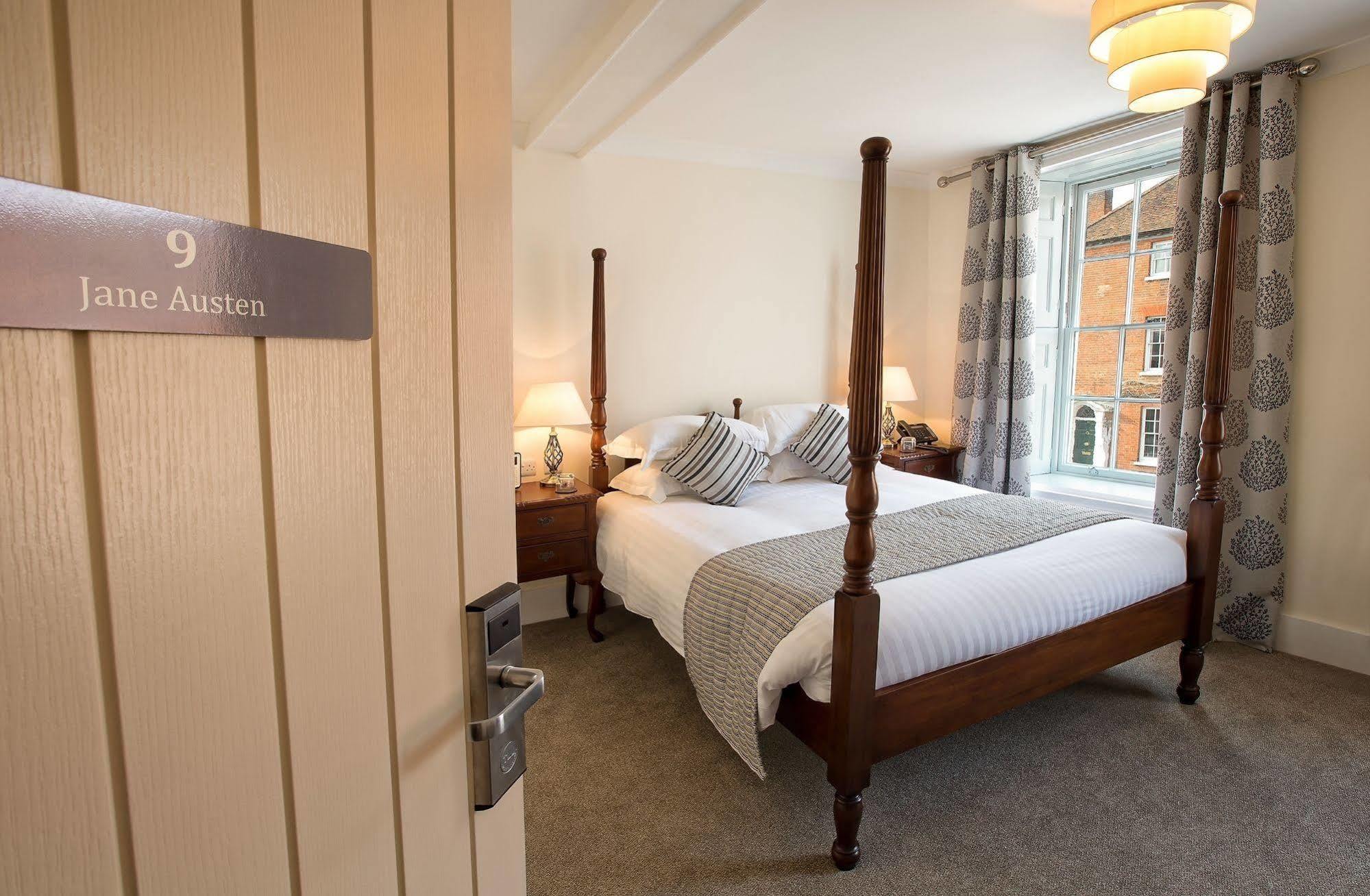 The Bishops Table Hotel Farnham  Eksteriør billede