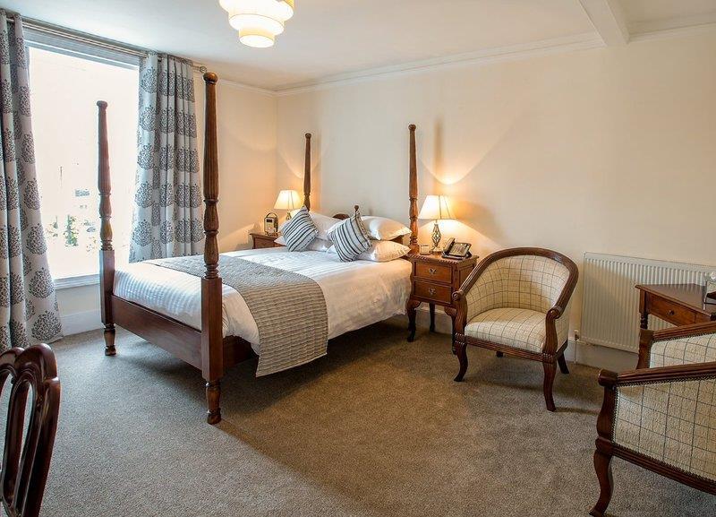 The Bishops Table Hotel Farnham  Eksteriør billede
